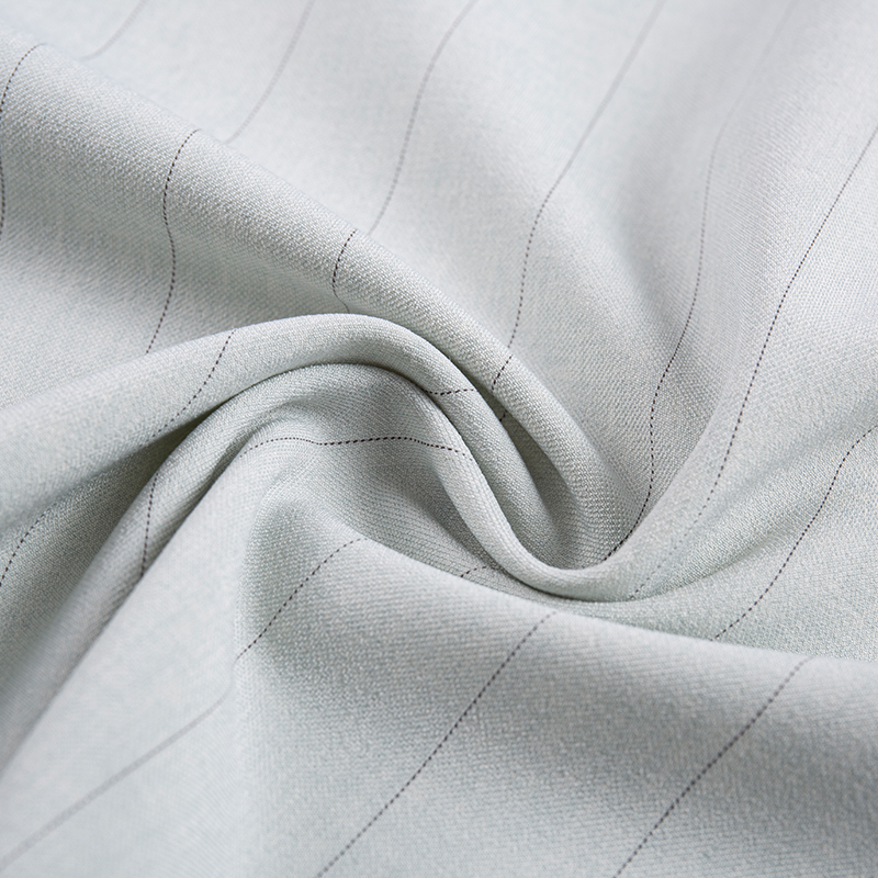 Leisure Silk Rayon Narrow Stripe Grayish White na Tela